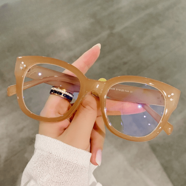 Glassesbd Square